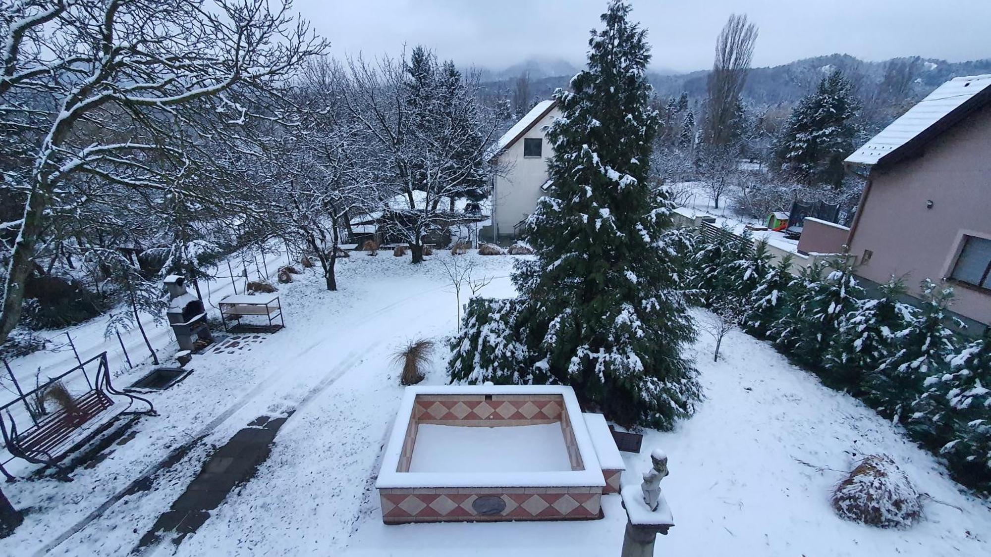 Pilis Hills View Deluxe House With Pool & Ac Near Bp Pilisszentivan Exterior foto